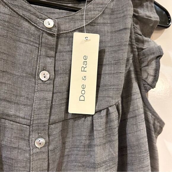Doe & Rae women’s sleeveless ruffle button up tank top in charcoal NWT - Picture 6 of 8